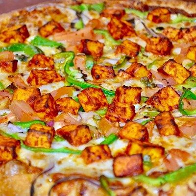 Achari Paneer Pizza